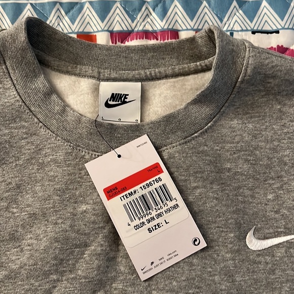 !SOLD! Nike mens crew neck sweater! LARGE! - Picture 3 of 7